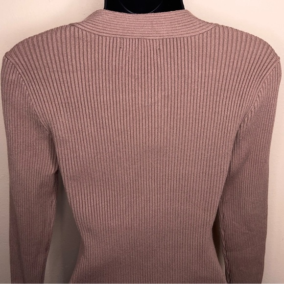 Medium Lillusory Beige Ribbed Knit Top Long Sleeve Neutral Stretch - Picture 8 of 14